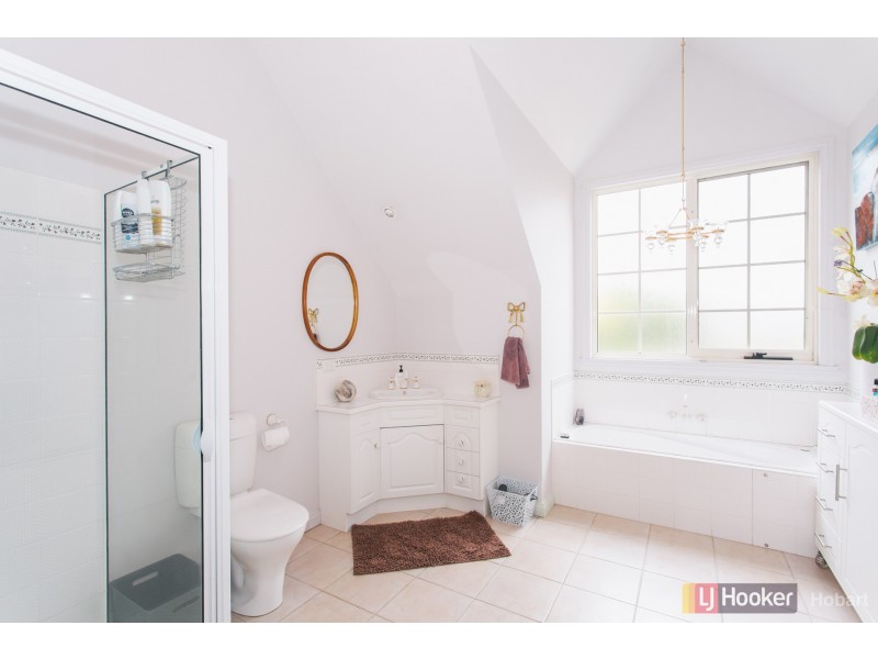 5 Lasswade Avenue, Sandy Bay TAS 7005