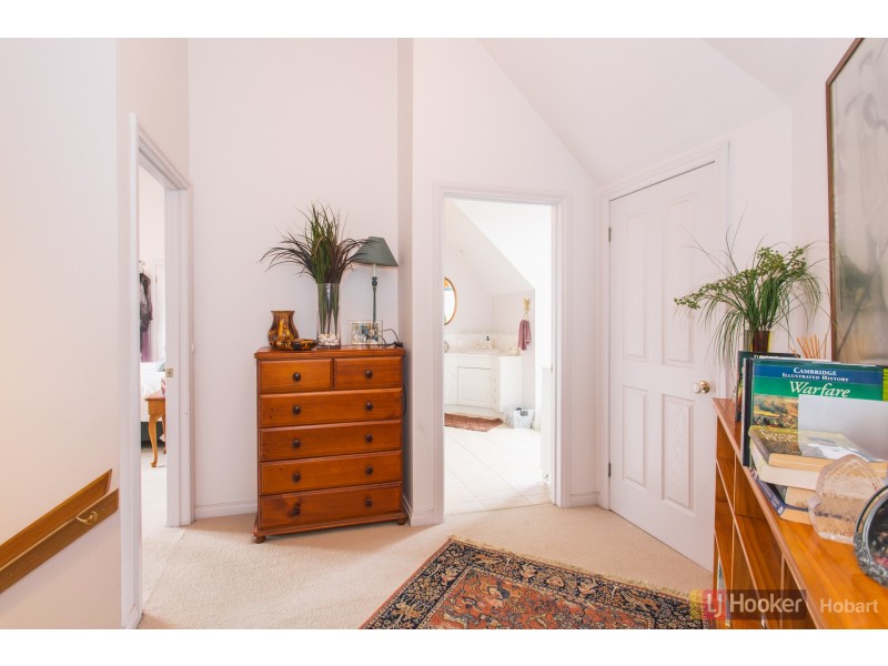 5 Lasswade Avenue, Sandy Bay TAS 7005
