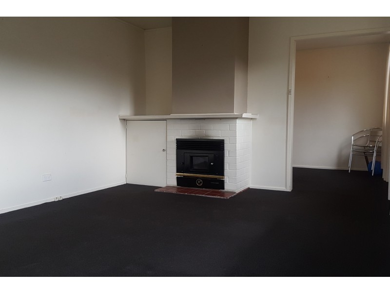 35 Henley Street, Lindisfarne TAS 7015