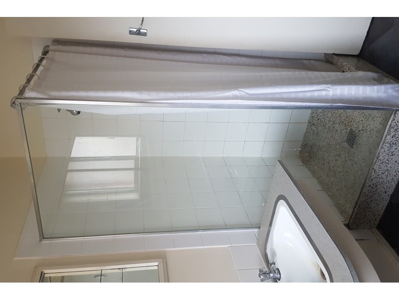 35 Henley Street, Lindisfarne TAS 7015