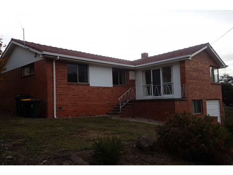 35 Henley Street, Lindisfarne TAS 7015