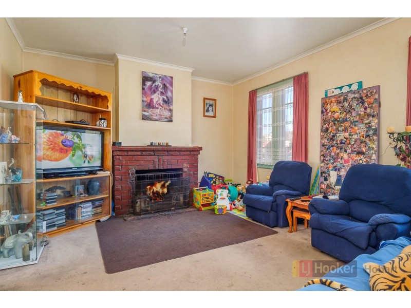 22 Risdon Road, New Town TAS 7008