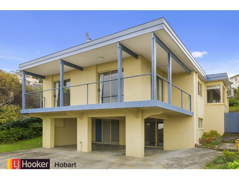 446 Churchill Avenue, Sandy Bay TAS 7005