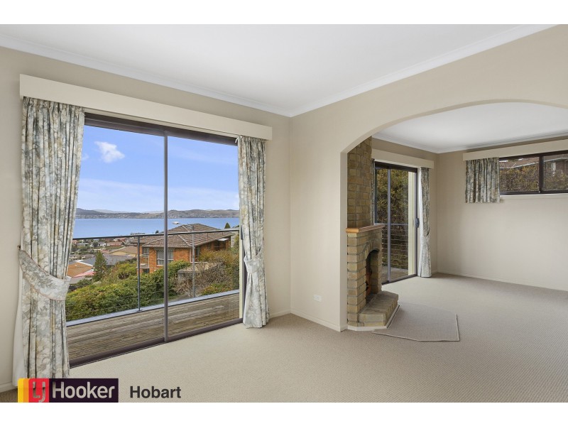 446 Churchill Avenue, Sandy Bay TAS 7005