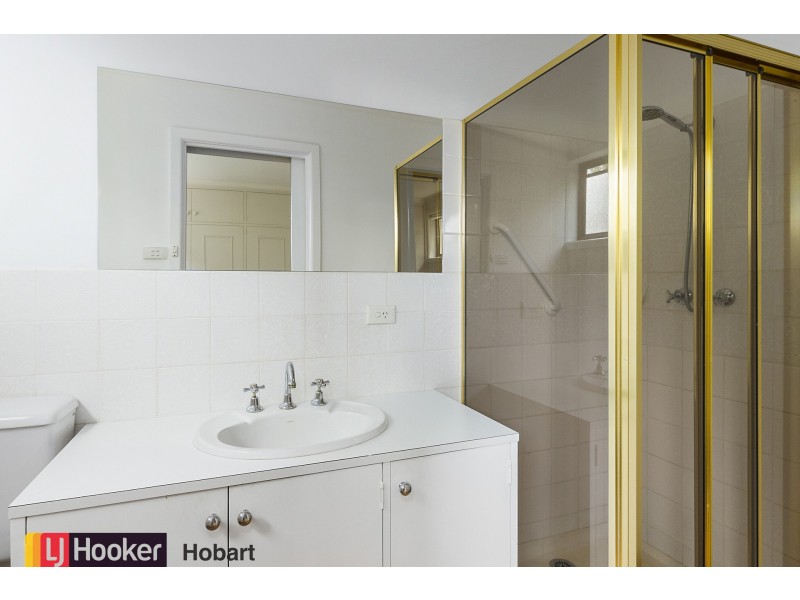 446 Churchill Avenue, Sandy Bay TAS 7005