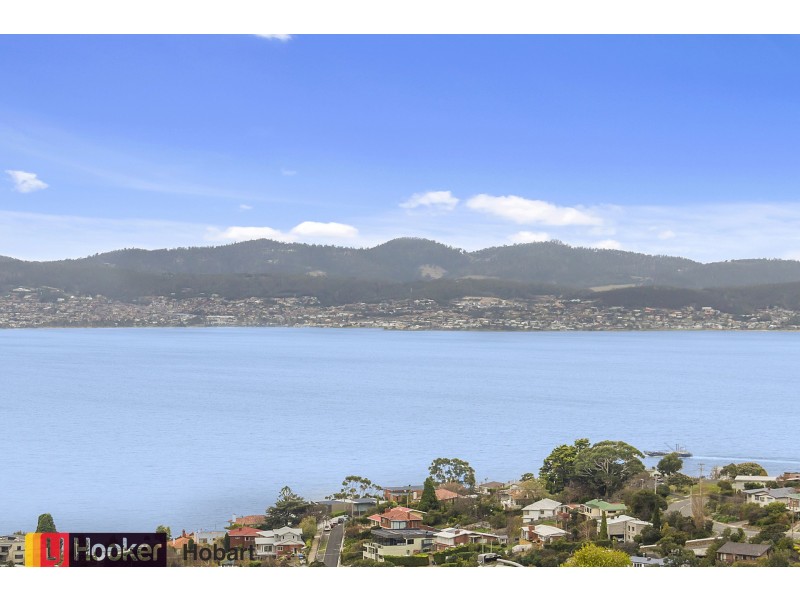 446 Churchill Avenue, Sandy Bay TAS 7005