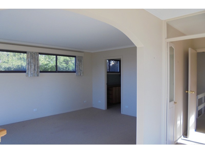 446 Churchill Avenue, Sandy Bay TAS 7005