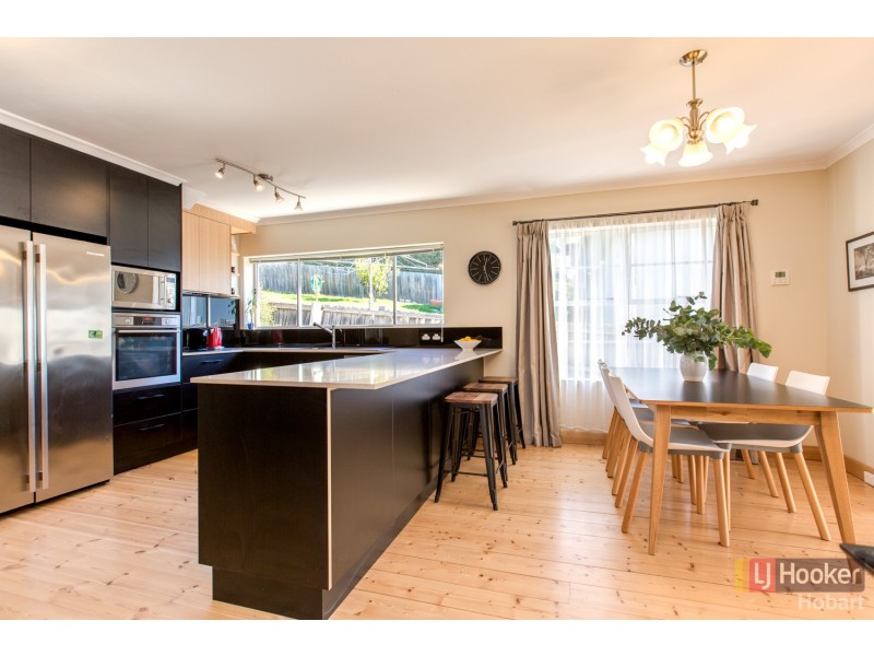30 Suncrest Avenue, Lenah Valley TAS 7008