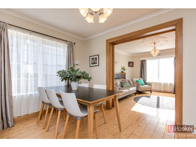 30 Suncrest Avenue, Lenah Valley TAS 7008
