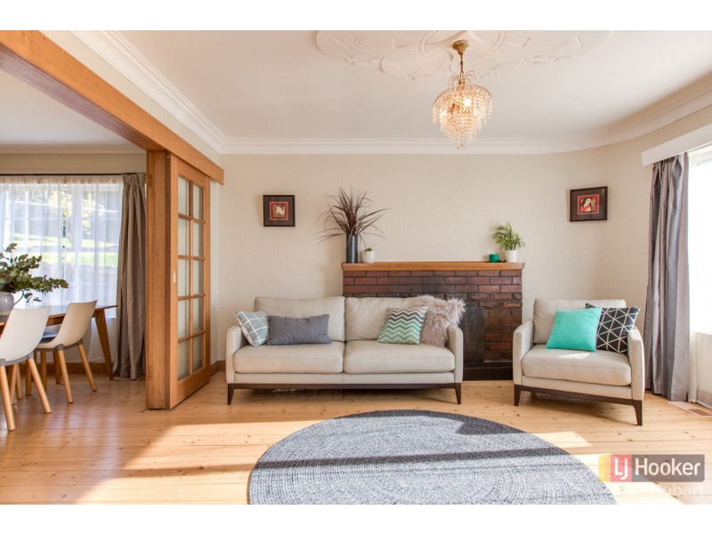 30 Suncrest Avenue, Lenah Valley TAS 7008