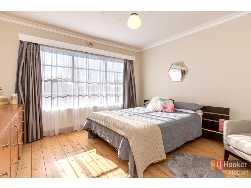 30 Suncrest Avenue, Lenah Valley TAS 7008