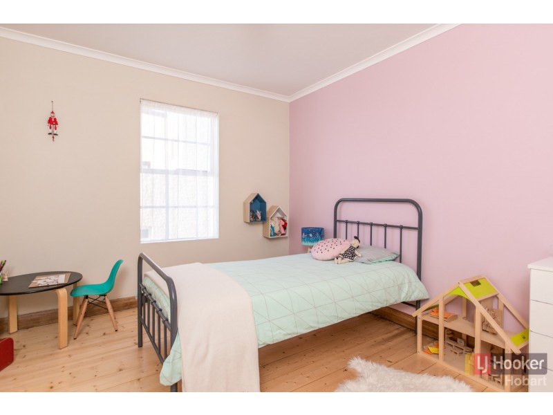 30 Suncrest Avenue, Lenah Valley TAS 7008