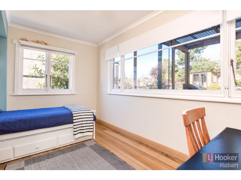 30 Suncrest Avenue, Lenah Valley TAS 7008