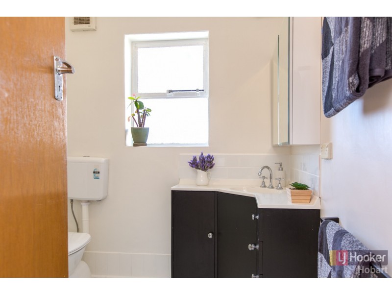 30 Suncrest Avenue, Lenah Valley TAS 7008