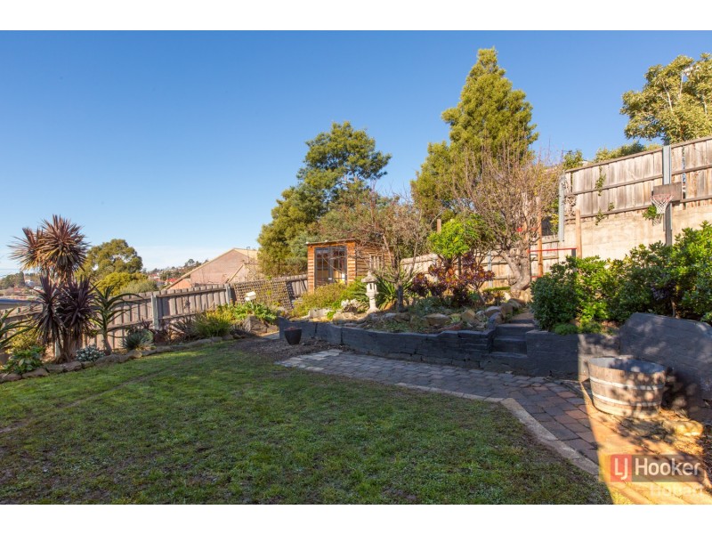 30 Suncrest Avenue, Lenah Valley TAS 7008