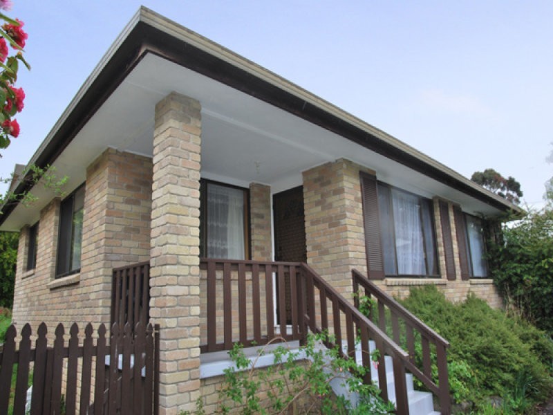 2/11B Pauline Avenue, Mount Nelson TAS 7007