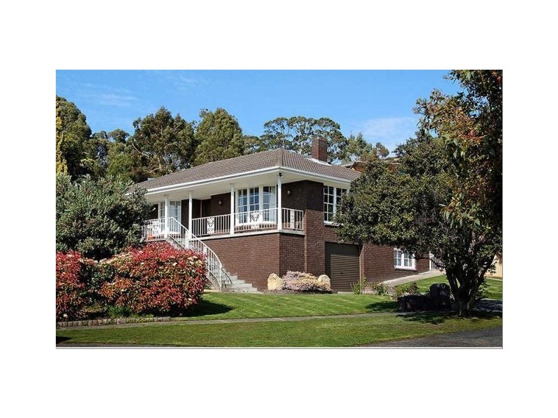 11 Amberley Crescent, Blackmans Bay TAS 7052