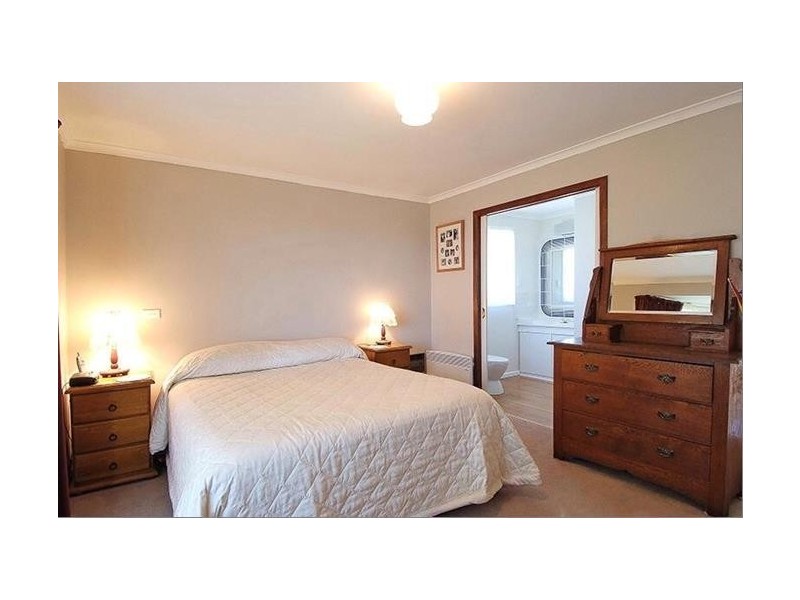 11 Amberley Crescent, Blackmans Bay TAS 7052