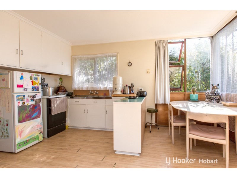 10 Burnside Avenue, New Town TAS 7008