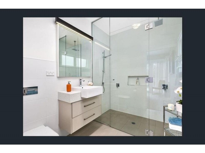 5 Paloona Street, Lindisfarne TAS 7015