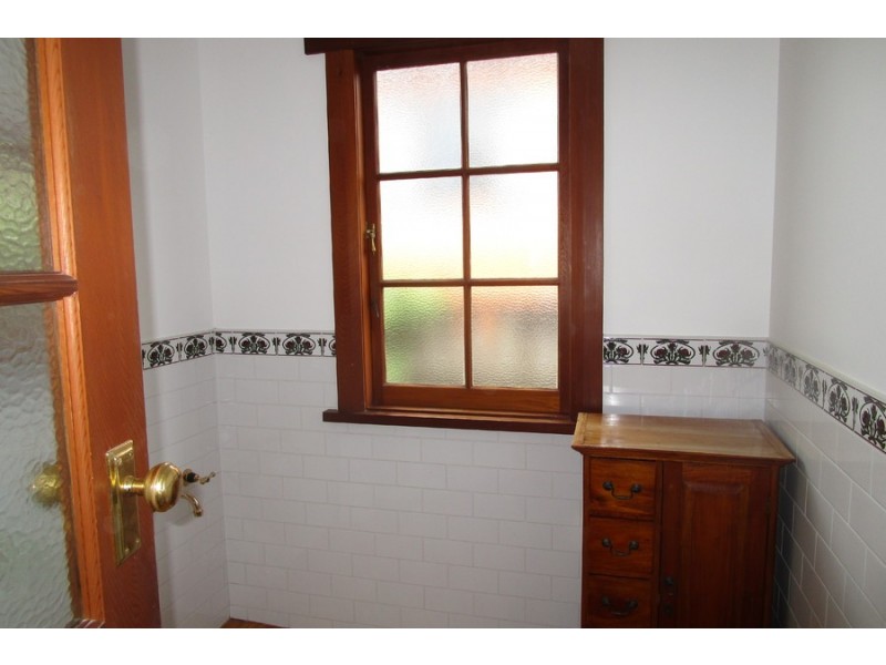 9 Cuthbert Avenue, New Town TAS 7008