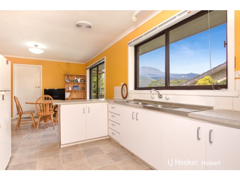 14 Bentley Road, Lenah Valley TAS 7008
