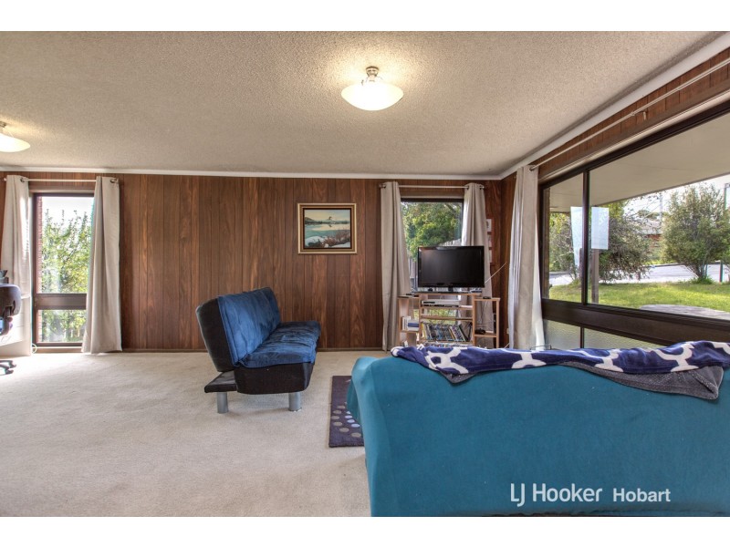 14 Bentley Road, Lenah Valley TAS 7008