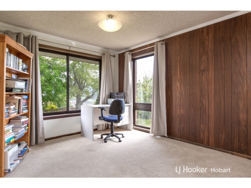 14 Bentley Road, Lenah Valley TAS 7008