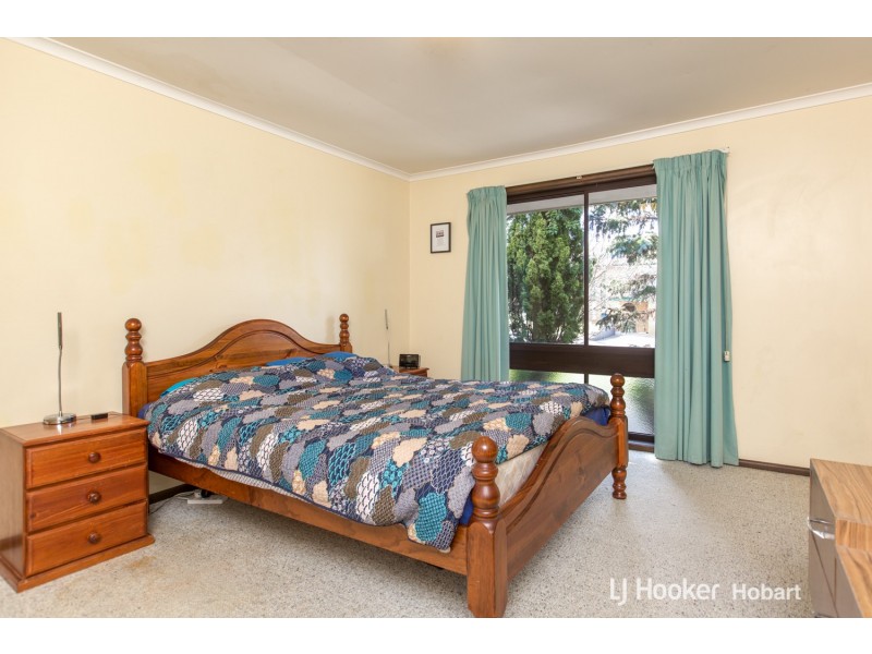 14 Bentley Road, Lenah Valley TAS 7008
