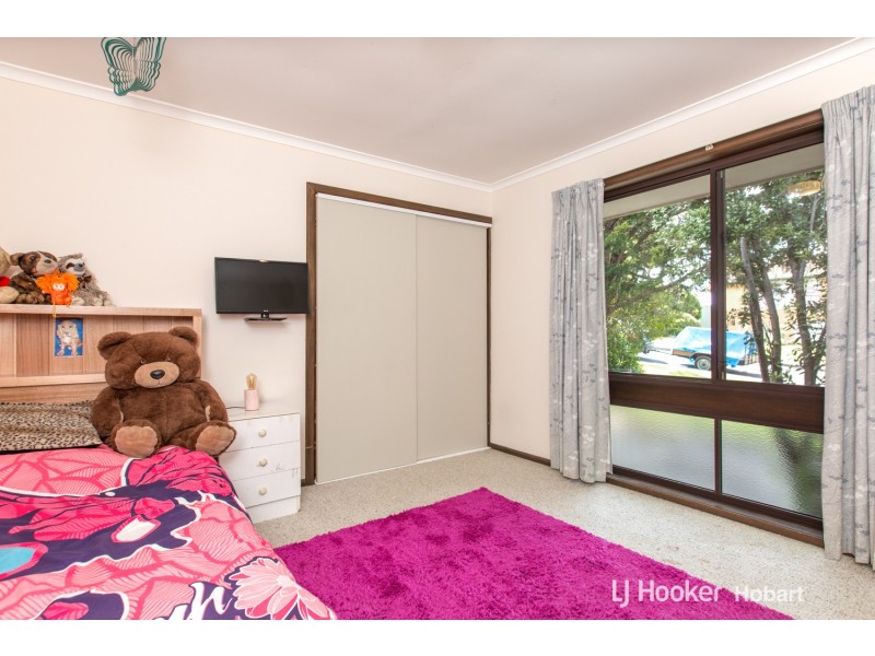 14 Bentley Road, Lenah Valley TAS 7008