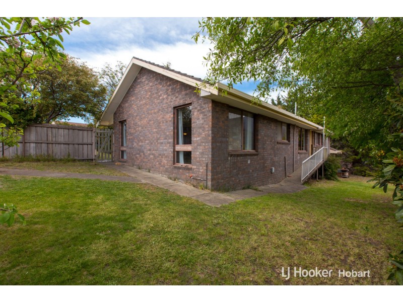 14 Bentley Road, Lenah Valley TAS 7008