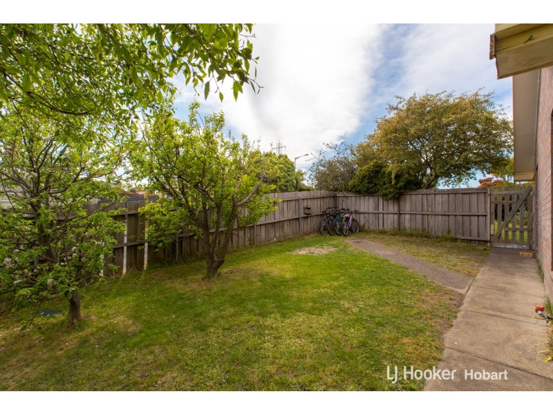 14 Bentley Road, Lenah Valley TAS 7008