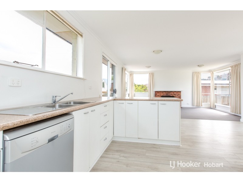 6 Tanundal Street, Howrah TAS 7018