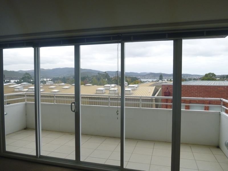 16/31 Tower Road, New Town TAS 7008