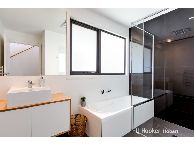 1/1 McDevitt Avenue, Dynnyrne TAS 7005