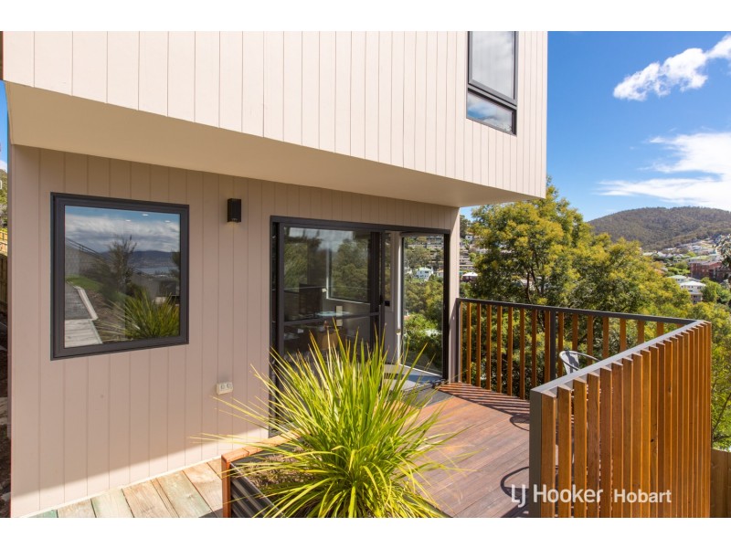 1/1 McDevitt Avenue, Dynnyrne TAS 7005
