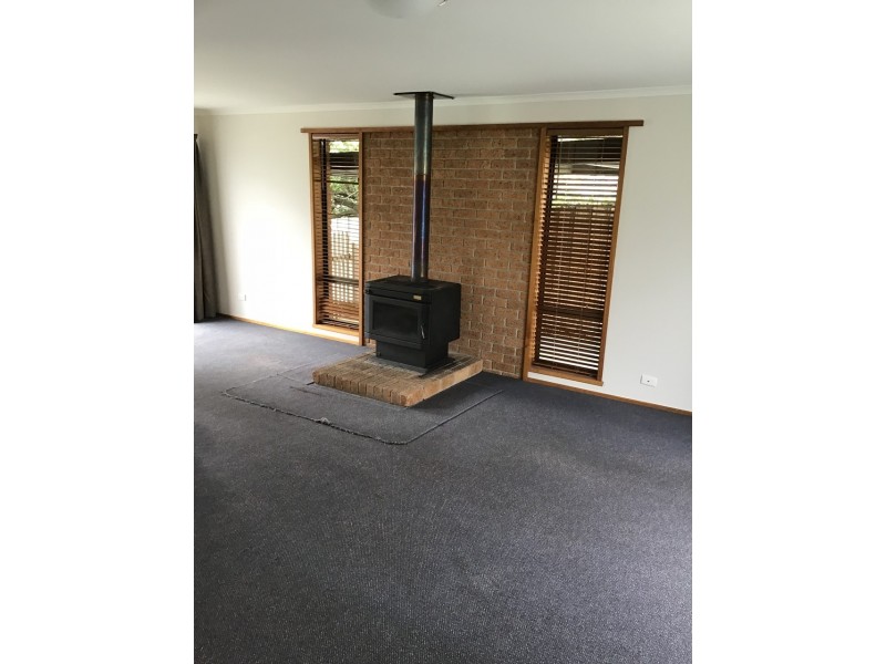 33 Clinton Road, Geilston Bay TAS 7015