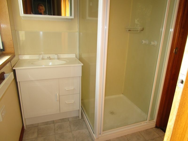 upstairs/4a Fingerpost Track, South Hobart TAS 7004