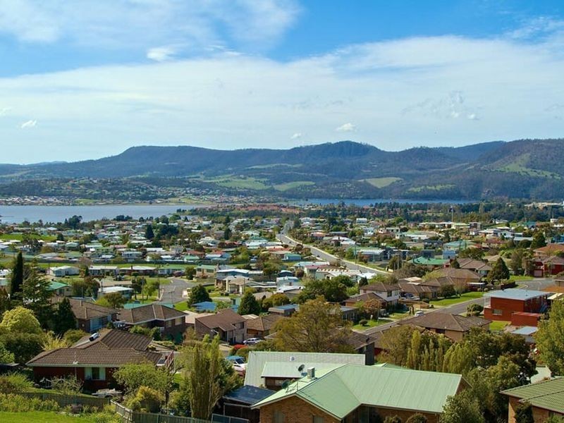 Claremont TAS 7011