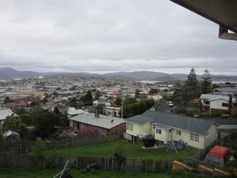 2/19 Walch Avenue, Moonah TAS 7009