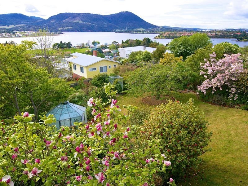 7 Sunshine Road, Austins Ferry TAS 7011