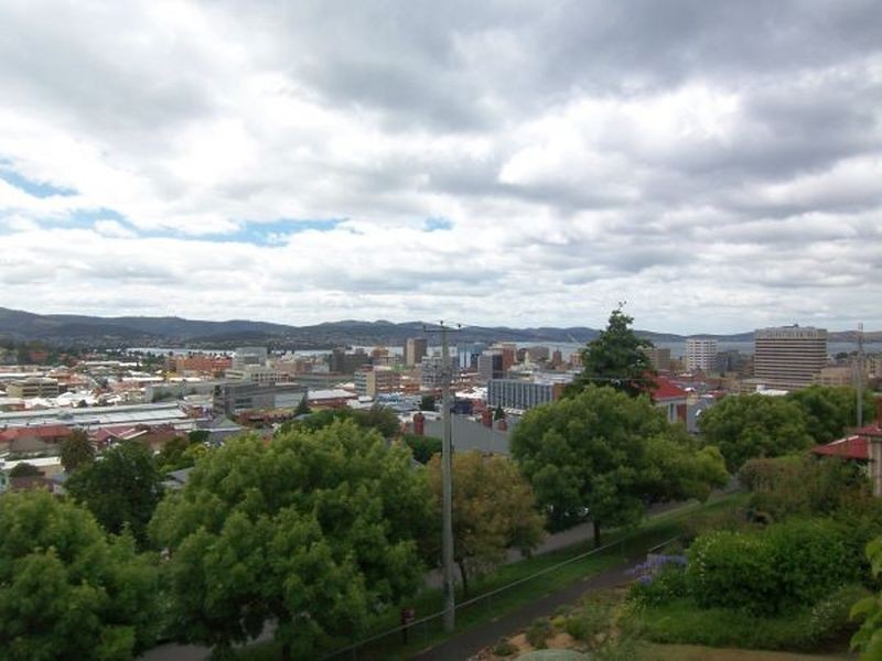 8/92 BARRACK STREET, Hobart TAS 7000