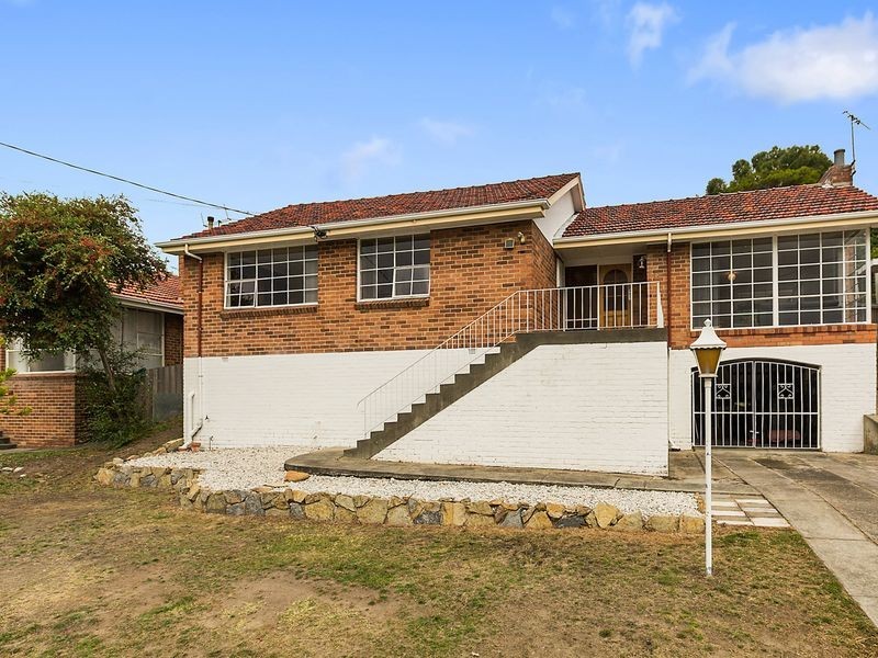 17 Henley Street, Lindisfarne TAS 7015