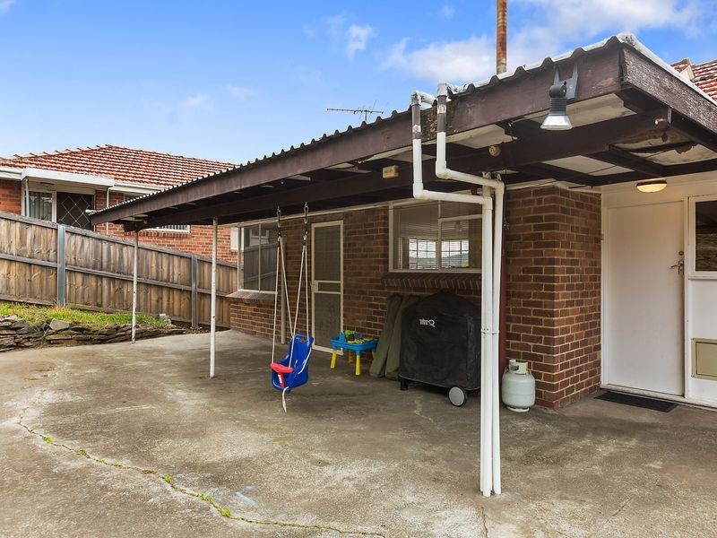 17 Henley Street, Lindisfarne TAS 7015