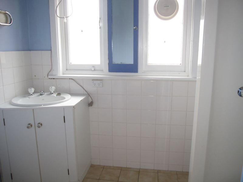 2/274a BATHURST STREET, West Hobart TAS 7000