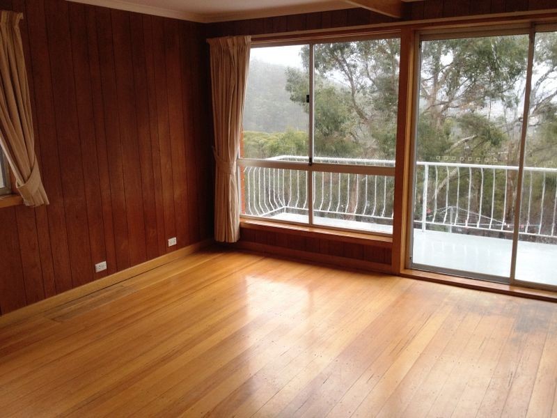 2/15 Lumeah Avenue, Lenah Valley TAS 7008
