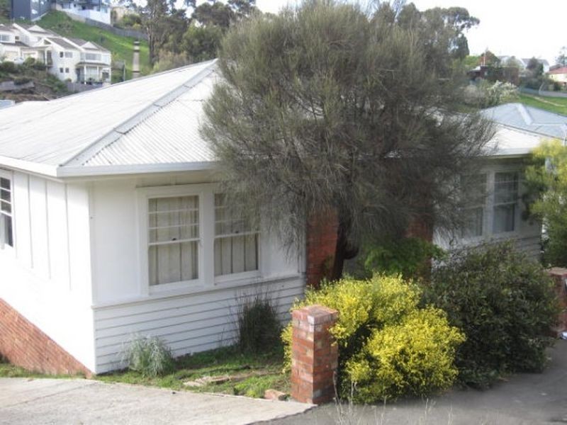 33 CATO AVENUE, West Hobart TAS 7000