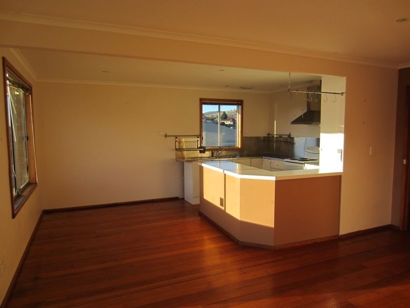 11 Calvert Crescent, Herdsmans Cove TAS 7030