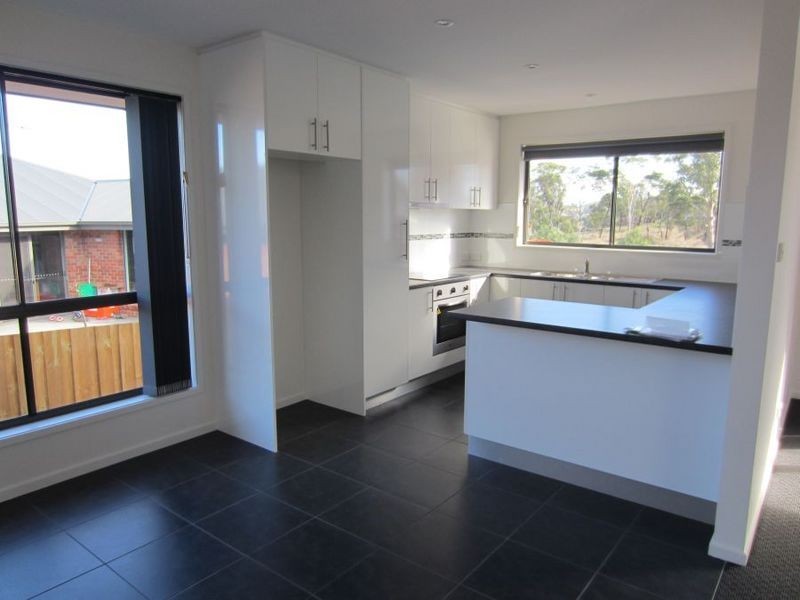 1/26 Mariah Crescent, Oakdowns TAS 7019