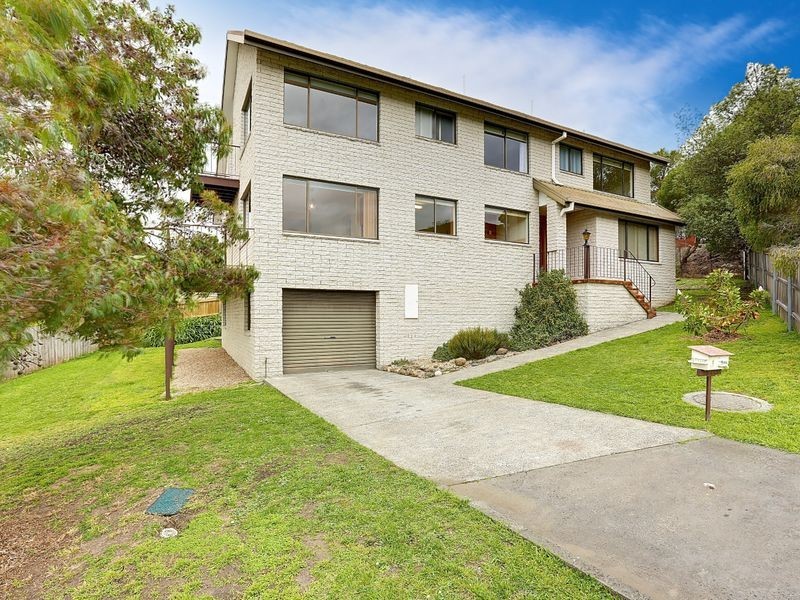 1 Surf Parade, Blackmans Bay TAS 7052